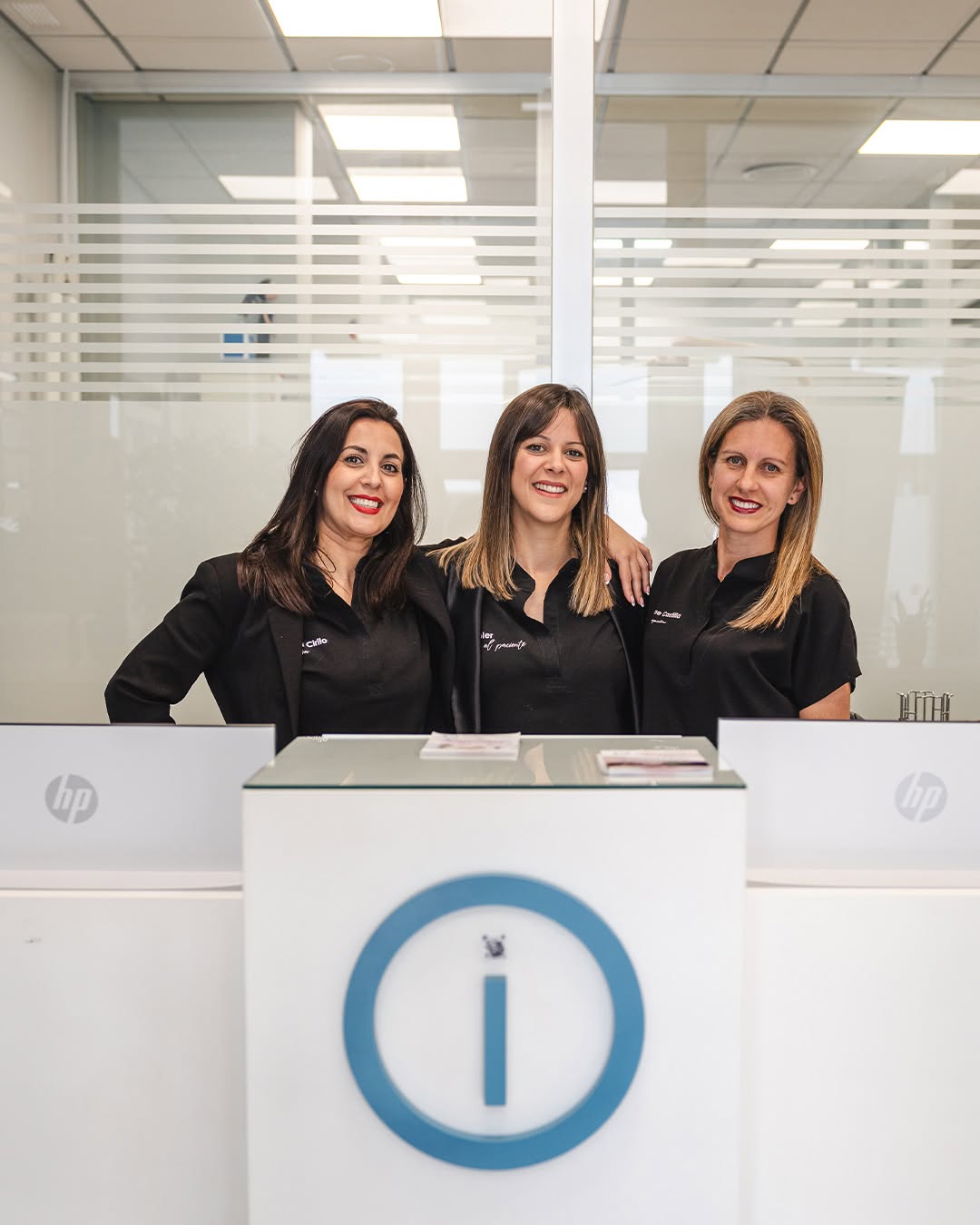 Mostrador recepción dental Chiclana